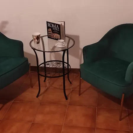 Auror House Daire Roma